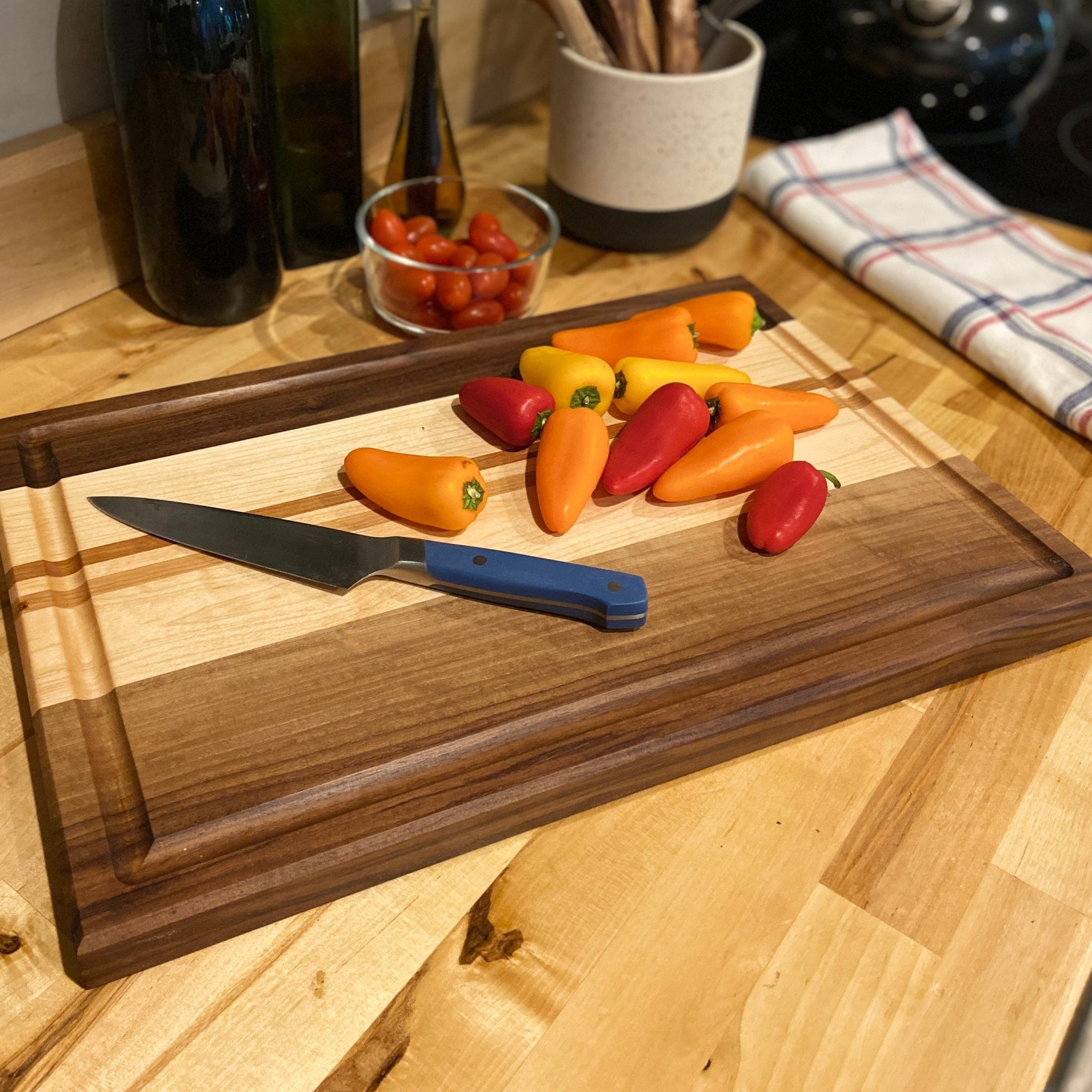 Fashion Handmade Hardwood Cutting Board | Optional Feet/Groove